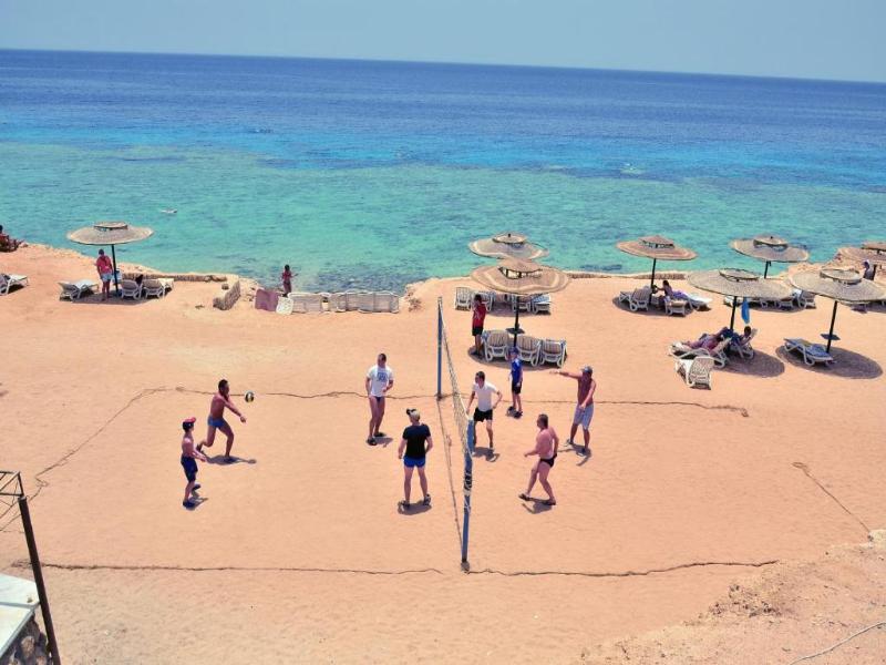 Continental Plaza Beach image