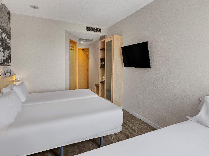 B&B HOTEL Girona 3 image