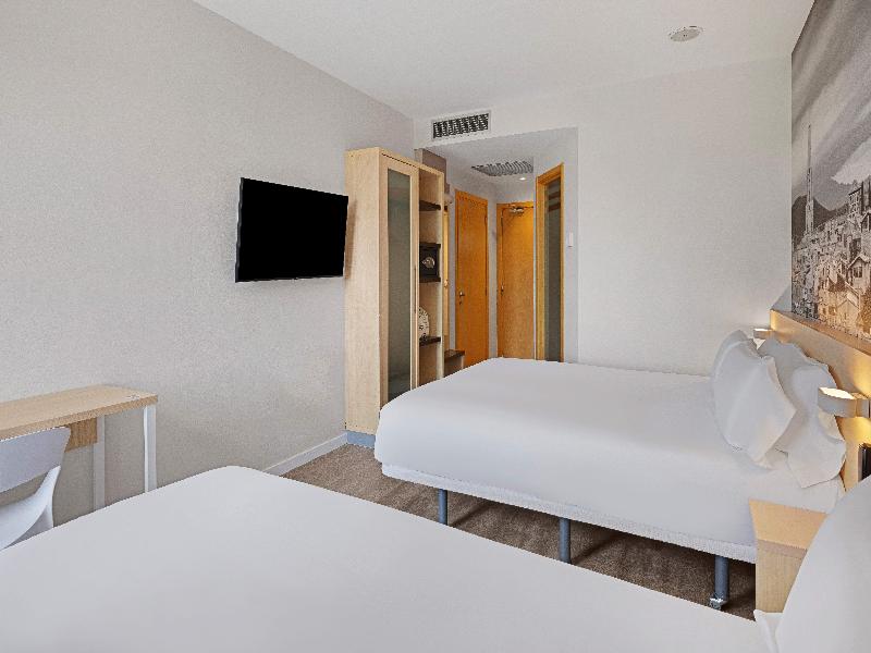 B&B HOTEL Girona 3 image
