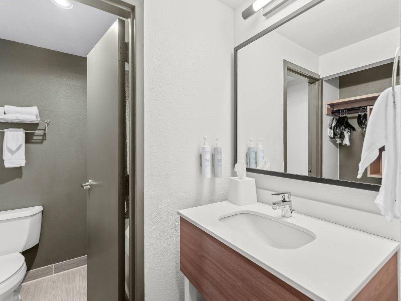 Spark By Hilton Des Plaines Chicago O'Hare image