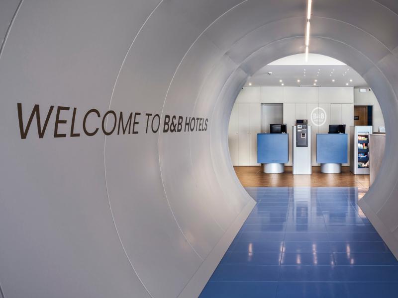 B&B Hotel Madrid Aeropuerto T1 T2 T3 image