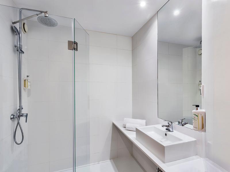 B&B Hotel Madrid Aeropuerto T1 T2 T3 image