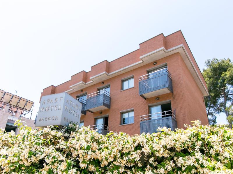 Bardon Golden Coast Aparthotel image