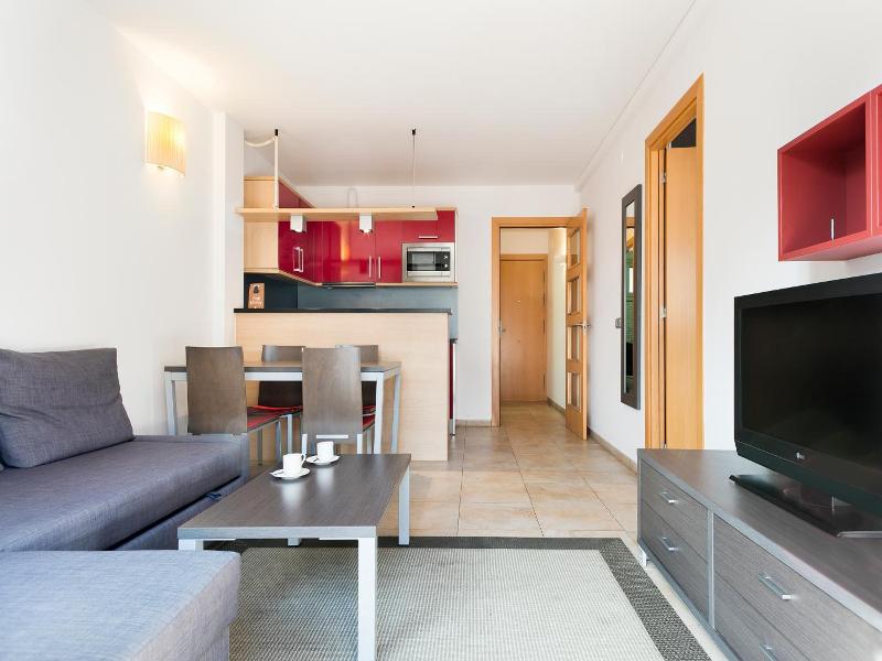 Bardon Golden Coast Aparthotel image