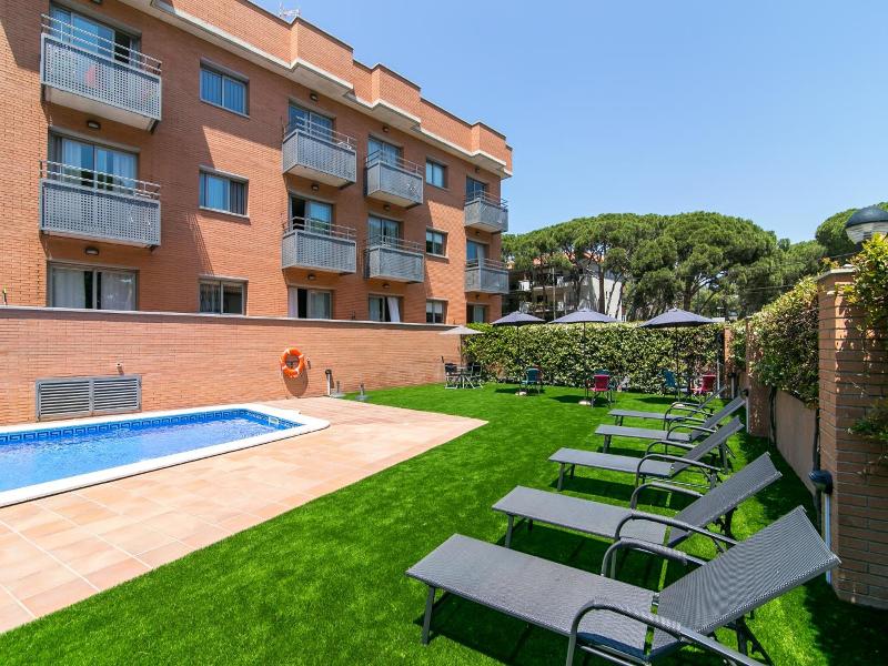 Bardon Golden Coast Aparthotel image