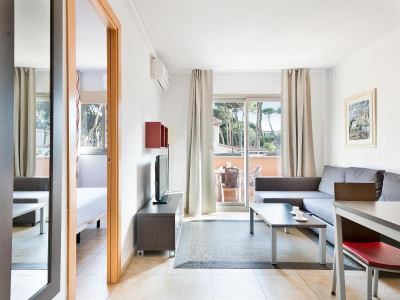 Bardon Golden Coast Aparthotel image
