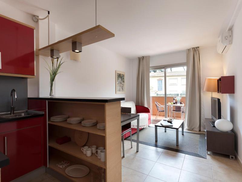 Bardon Golden Coast Aparthotel image