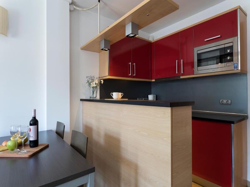 Bardon Golden Coast Aparthotel image