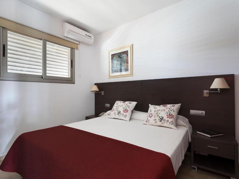 Bardon Golden Coast Aparthotel image