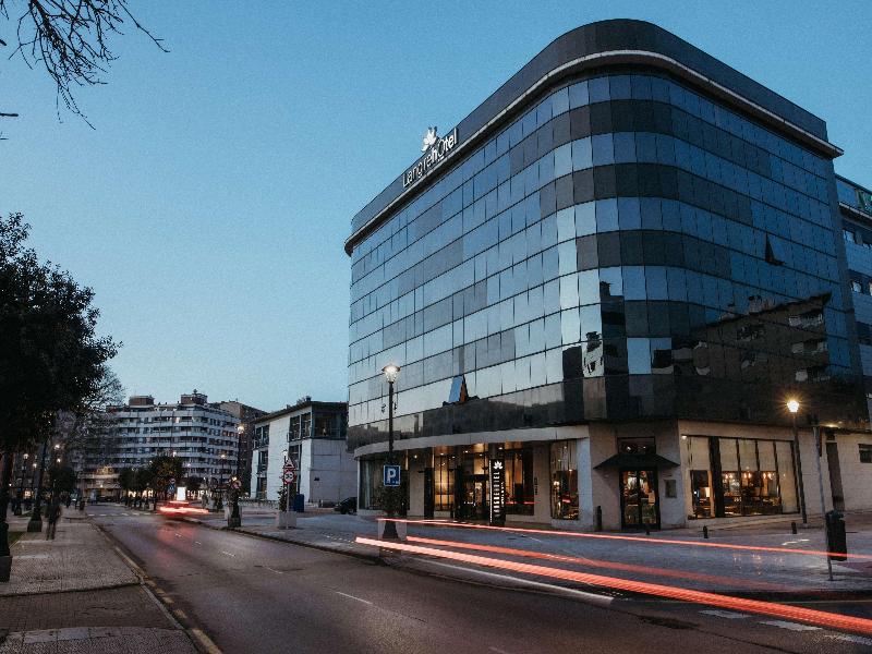 Azz Langrehotel & Spa image
