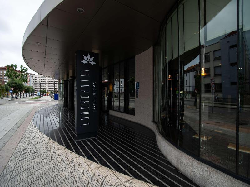 Azz Langrehotel & Spa image