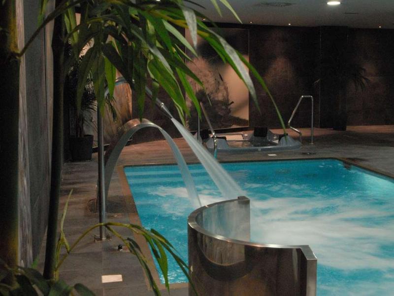 Azz Langrehotel & Spa image
