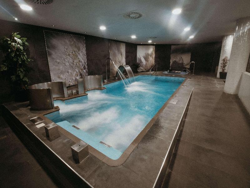 Azz Langrehotel & Spa image