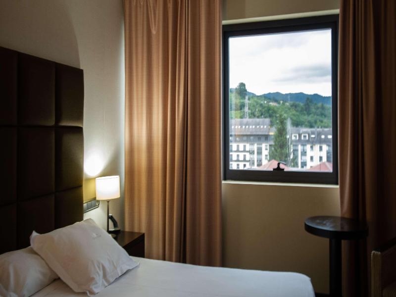 Azz Langrehotel & Spa image