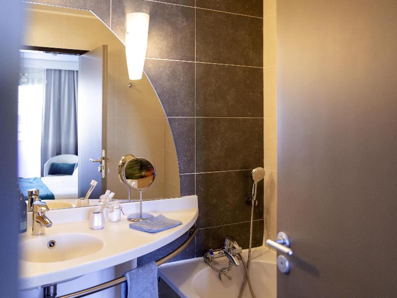 Adagio Aparthotel Annecy Centre image