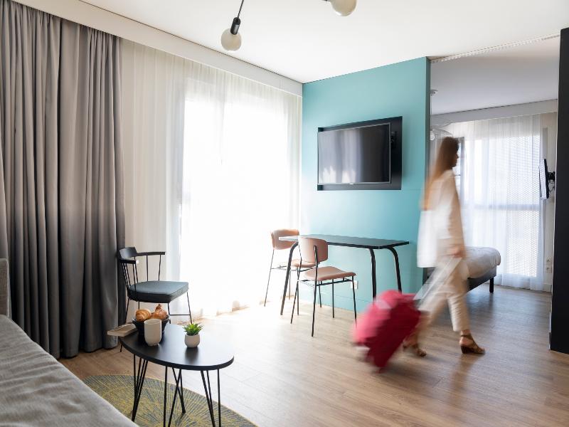Adagio Aparthotel Annecy Centre image