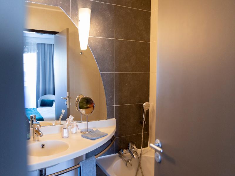 Adagio Aparthotel Annecy Centre image