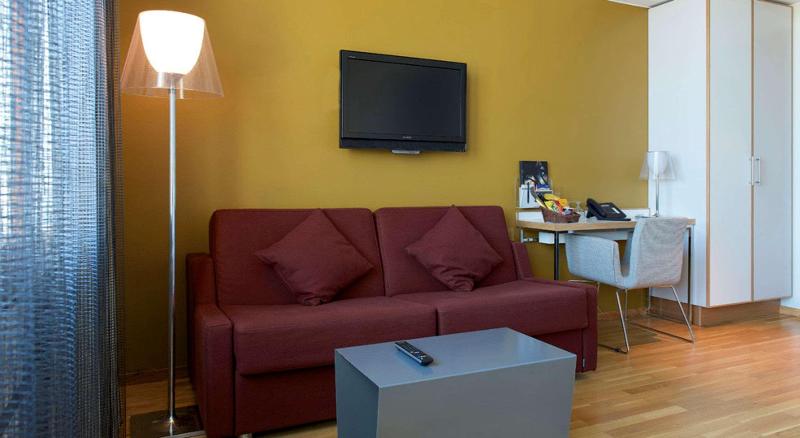 Quality Hotel 33 image