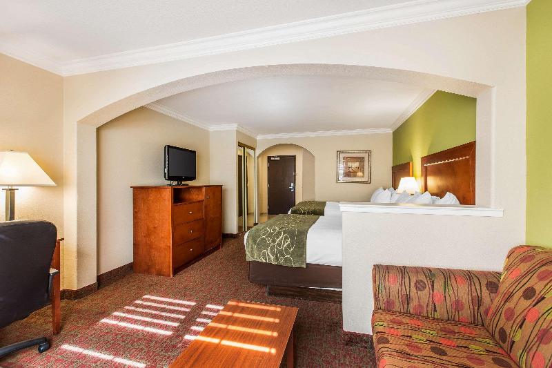 Comfort Suites Fresno