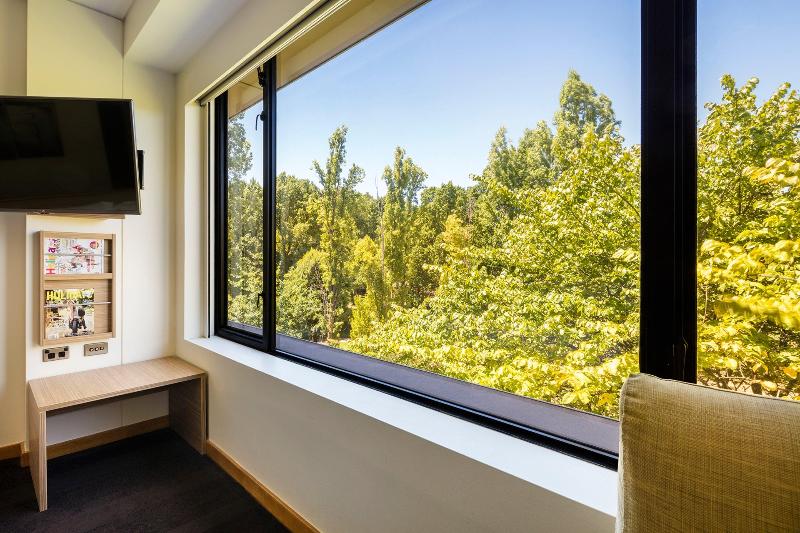 Crowne Plaza Canberra image