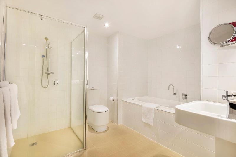 Crowne Plaza Canberra image