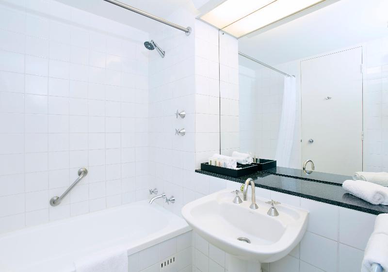 Crowne Plaza Canberra image