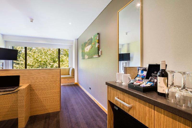 Crowne Plaza Canberra image