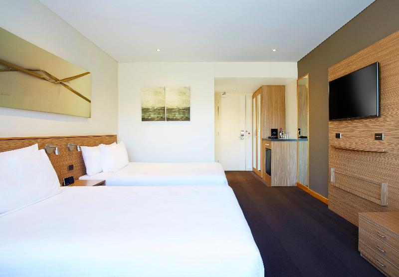 Crowne Plaza Canberra image
