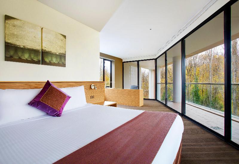 Crowne Plaza Canberra image