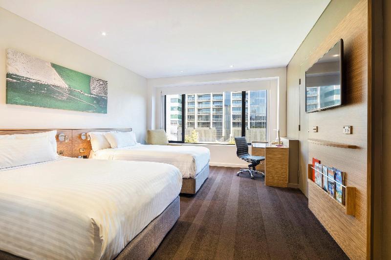 Crowne Plaza Canberra image