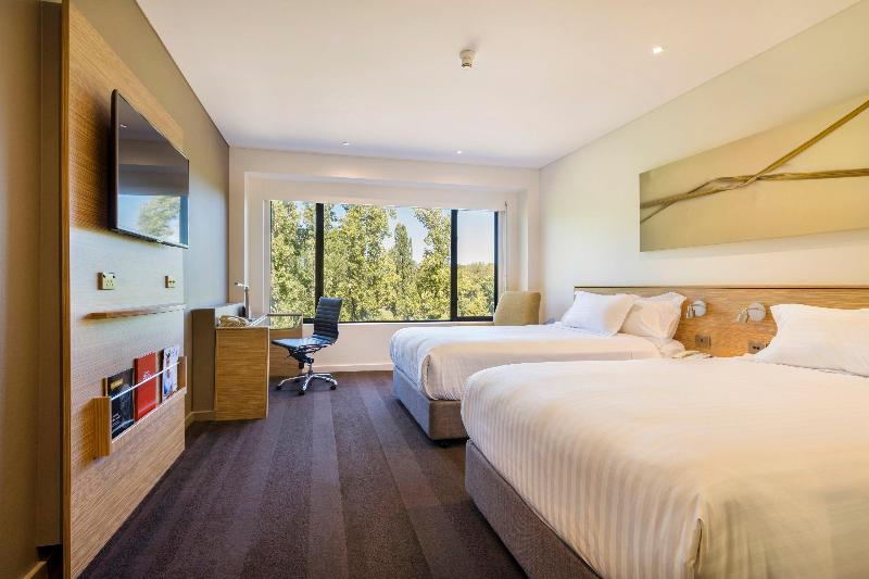 Crowne Plaza Canberra image