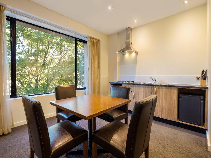 Crowne Plaza Canberra image