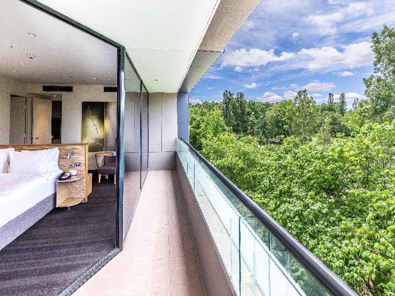 Crowne Plaza Canberra image