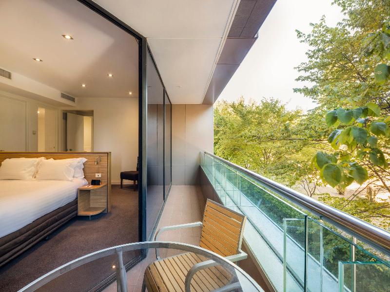 Crowne Plaza Canberra image