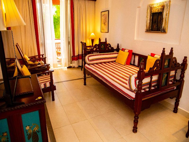 Serena Beach Hotel & Spa image
