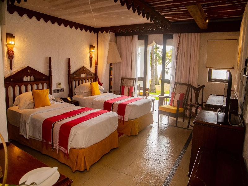 Serena Beach Hotel & Spa image