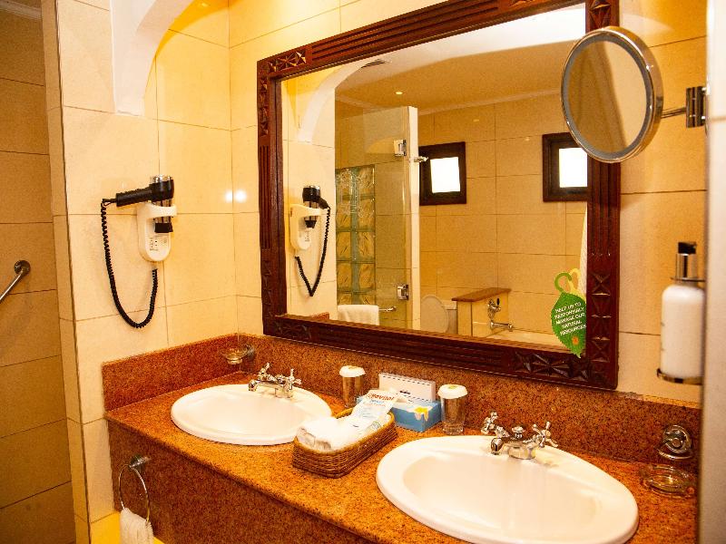 Serena Beach Hotel & Spa image