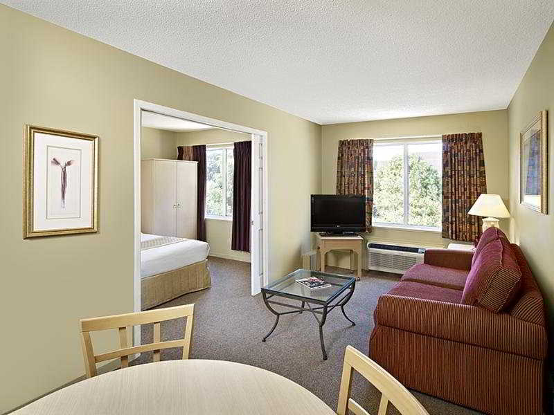 TownePlace Suites by Marriott Mississauga-Airport