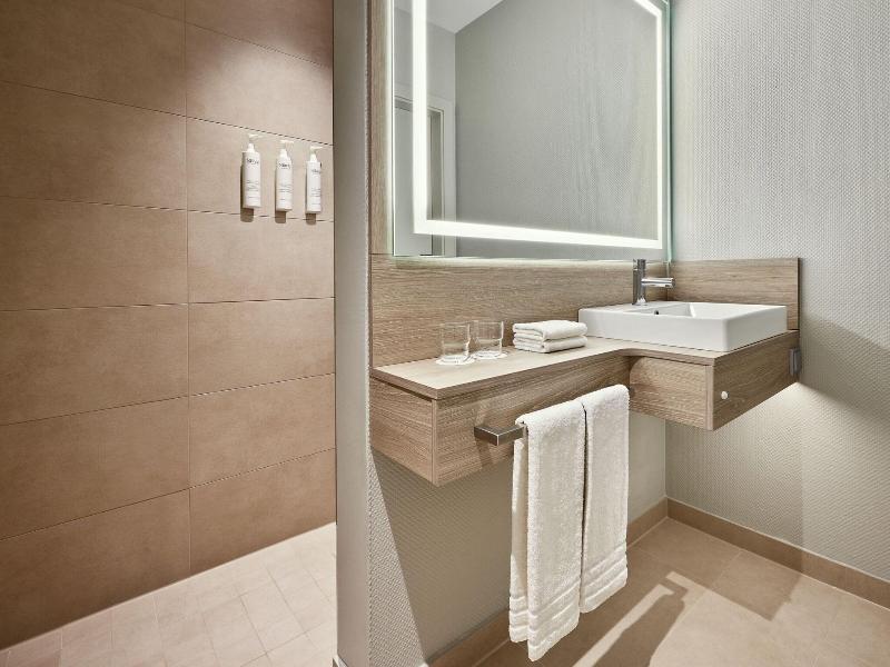 Courtyard by Marriott Dortmund image