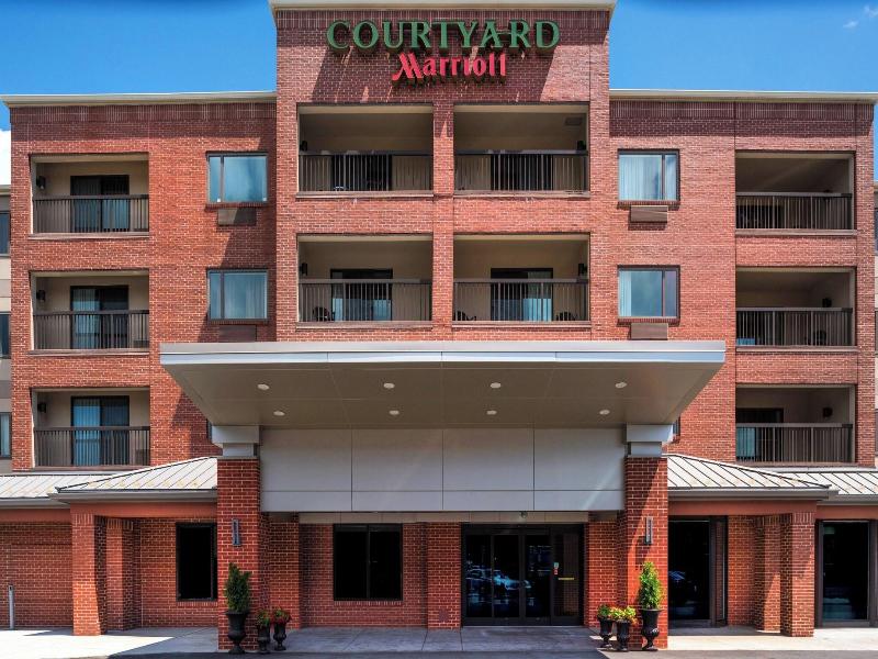 Courtyard Worcester image