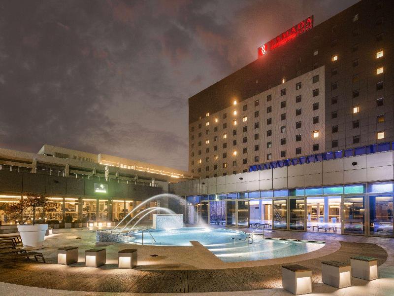 Ramada Plaza by Wyndham Bucharest Convention Cente — exterior view