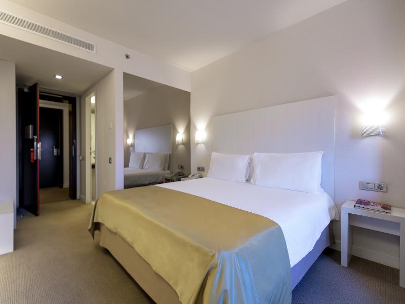 Ramada Plaza by Wyndham Bucharest Convention Cente image