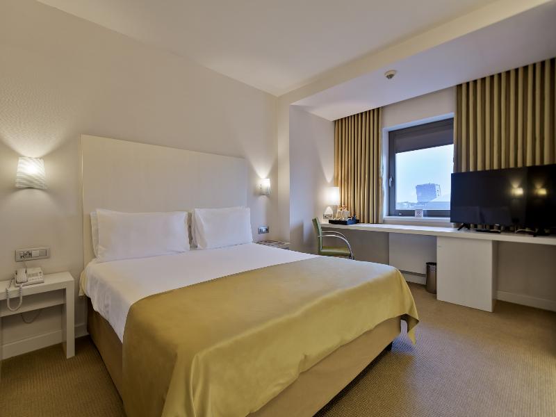 Ramada Plaza by Wyndham Bucharest Convention Cente image