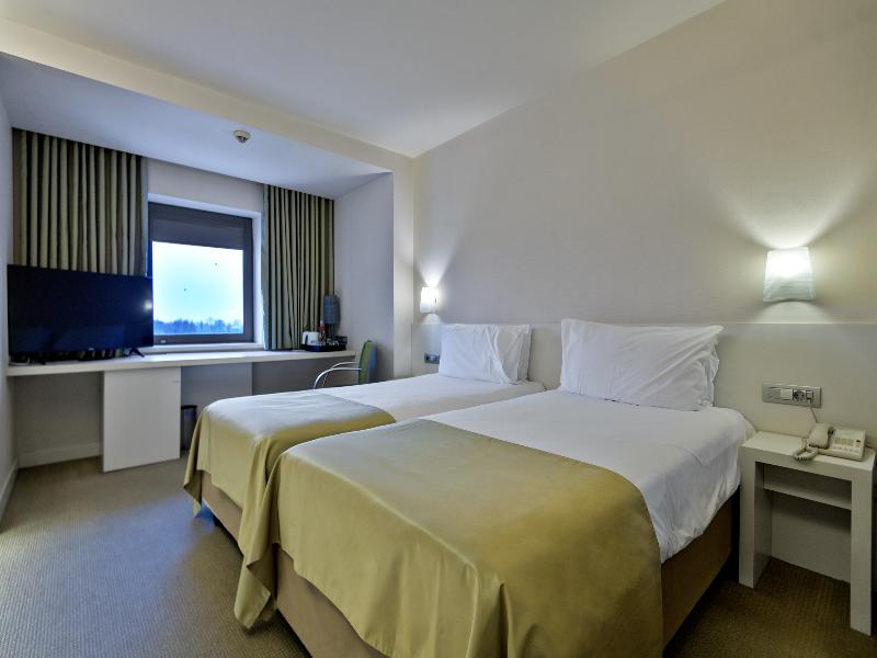 Ramada Plaza by Wyndham Bucharest Convention Cente image