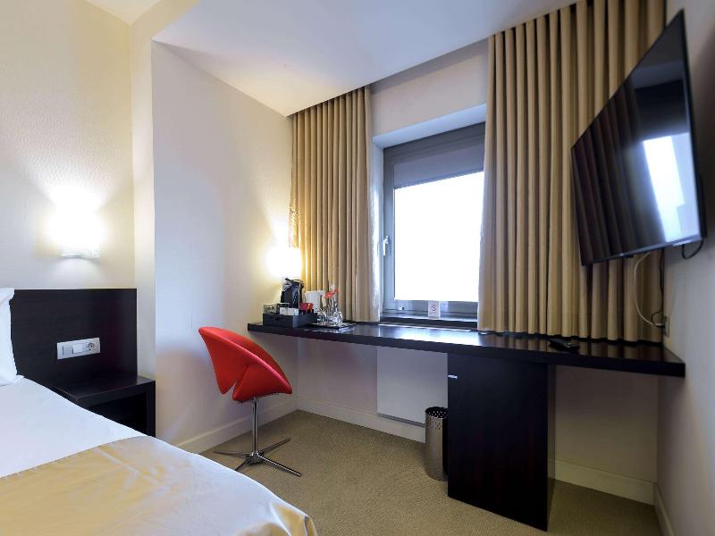Ramada Plaza by Wyndham Bucharest Convention Cente image