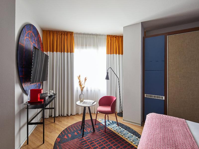 Hotel Indigo Barcelona Plaza Espana image