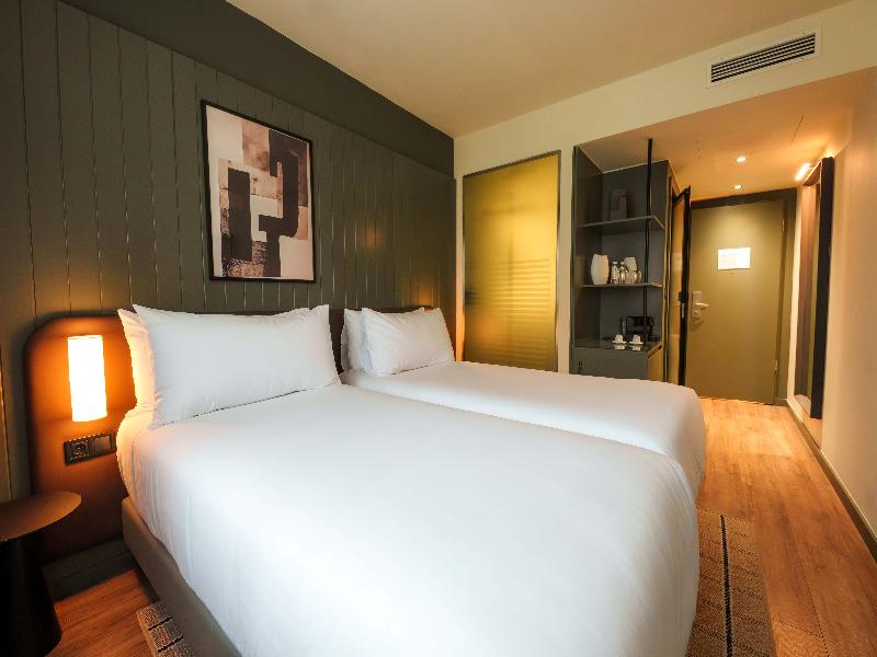Honest Budapest by Chic&Basic image
