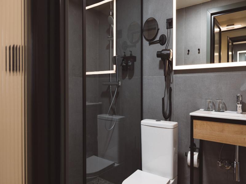 Honest Budapest by Chic&Basic image