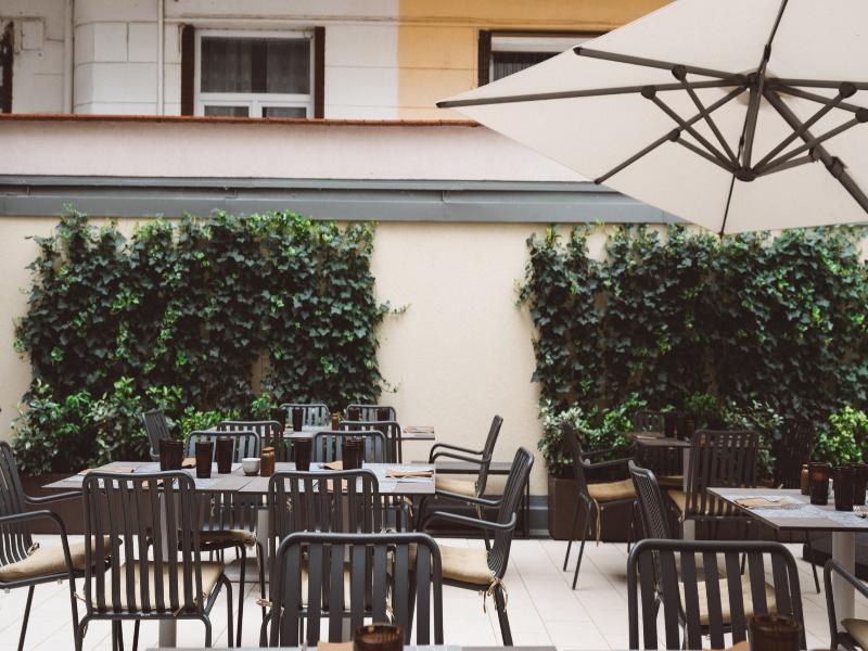 Honest Budapest by Chic&Basic image
