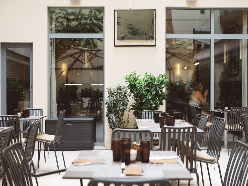 Honest Budapest by Chic&Basic image